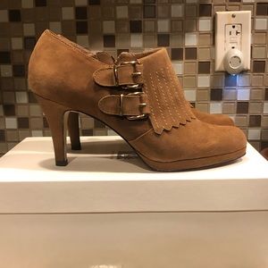 Tan Anne Klein Warrena fringe booties. 7.5M